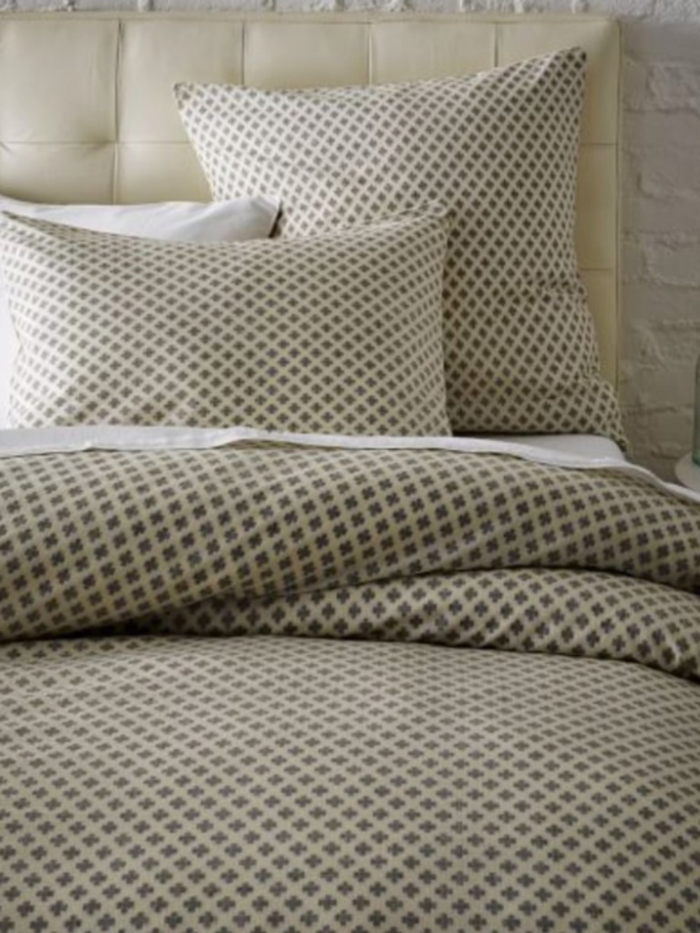 West Elm Jacquard Print Duvet • Full/Queen